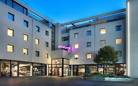 Moxy 3*